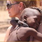 Kind + Frau in Namibia Himba  Ü3000K