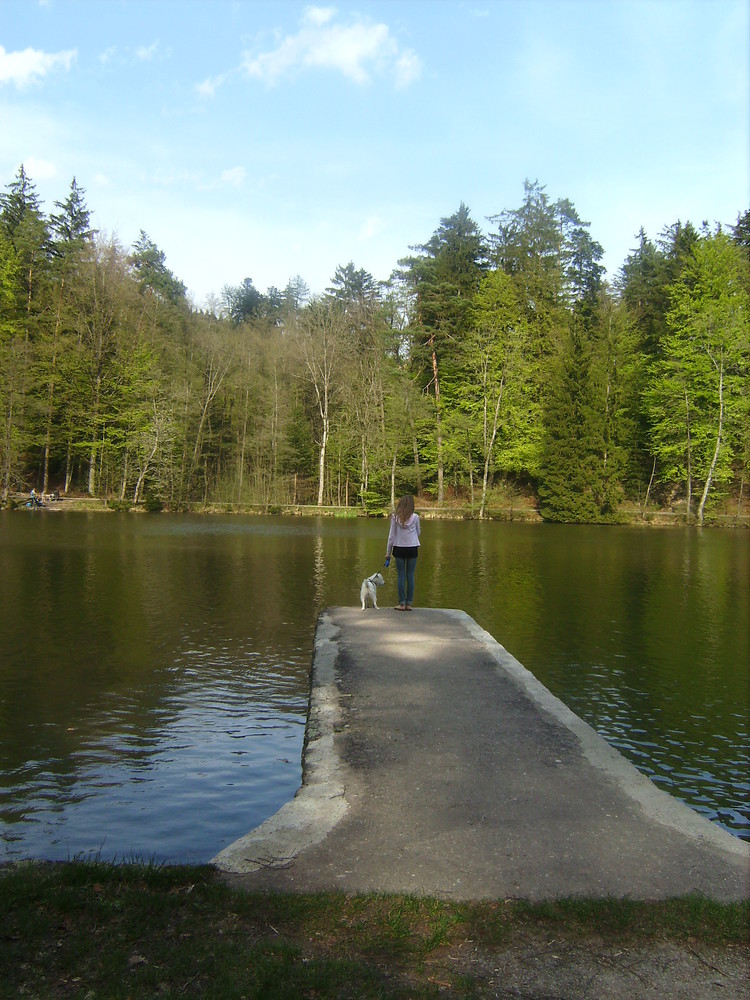 Kind & Hund am See