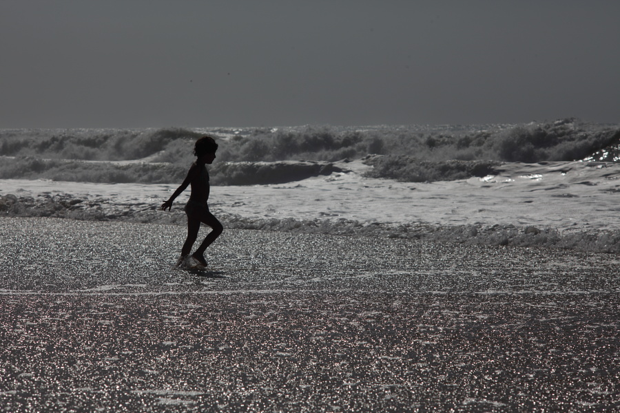 Kind im Meer