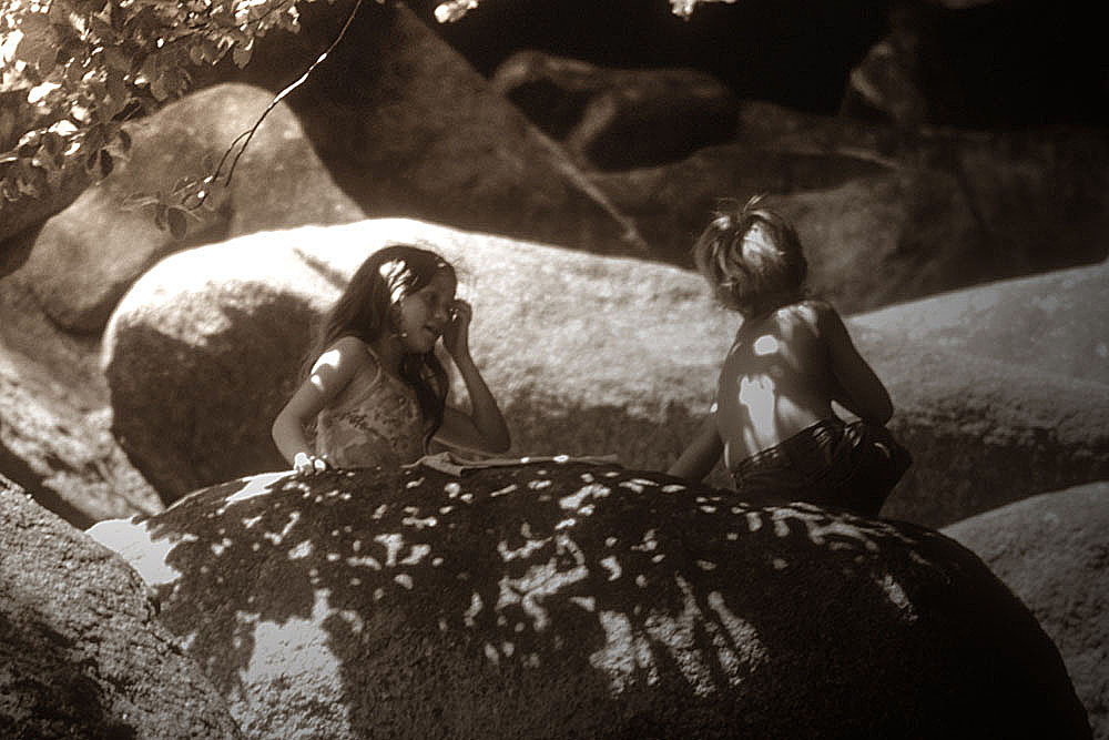 Kinder am Felsenmeer