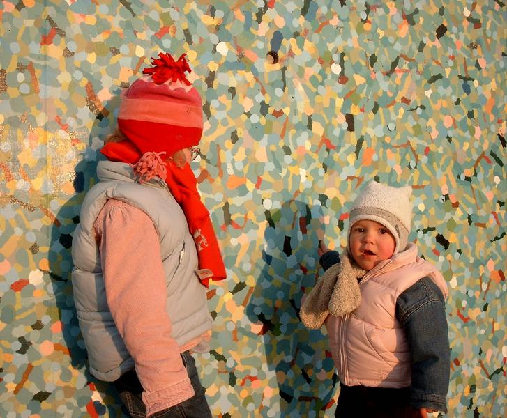 Kinder am Rheinufer zu Düsseldorf - was sagt uns dieses Foto?