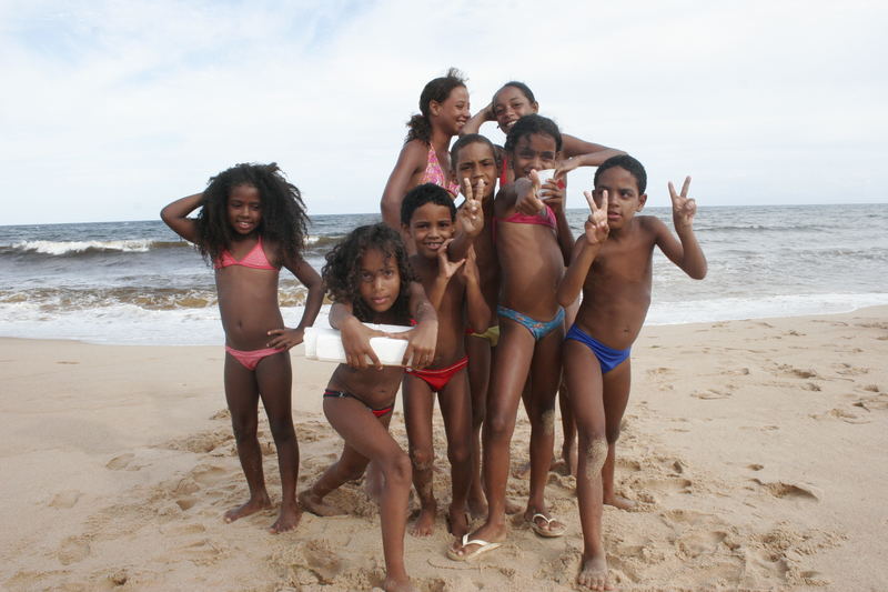 Kinder am Strand