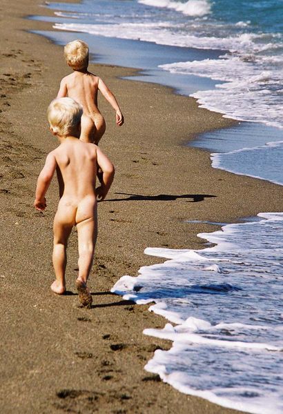 Kinder am Strand