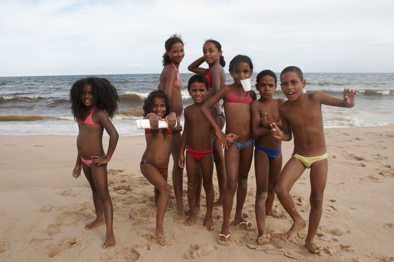 kinder am fkk strand