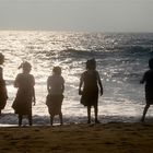 Kinder am Strand in Kerala