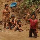 Kinder am Ufer des Mekong