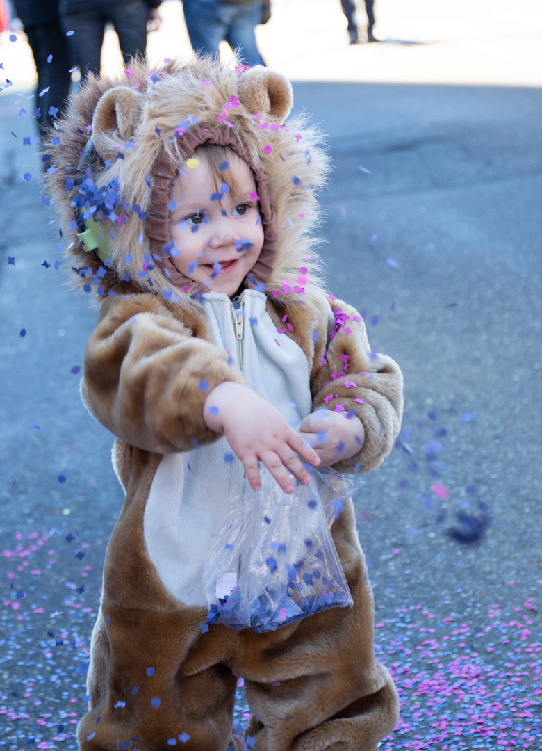 Kinder an der Fasnacht