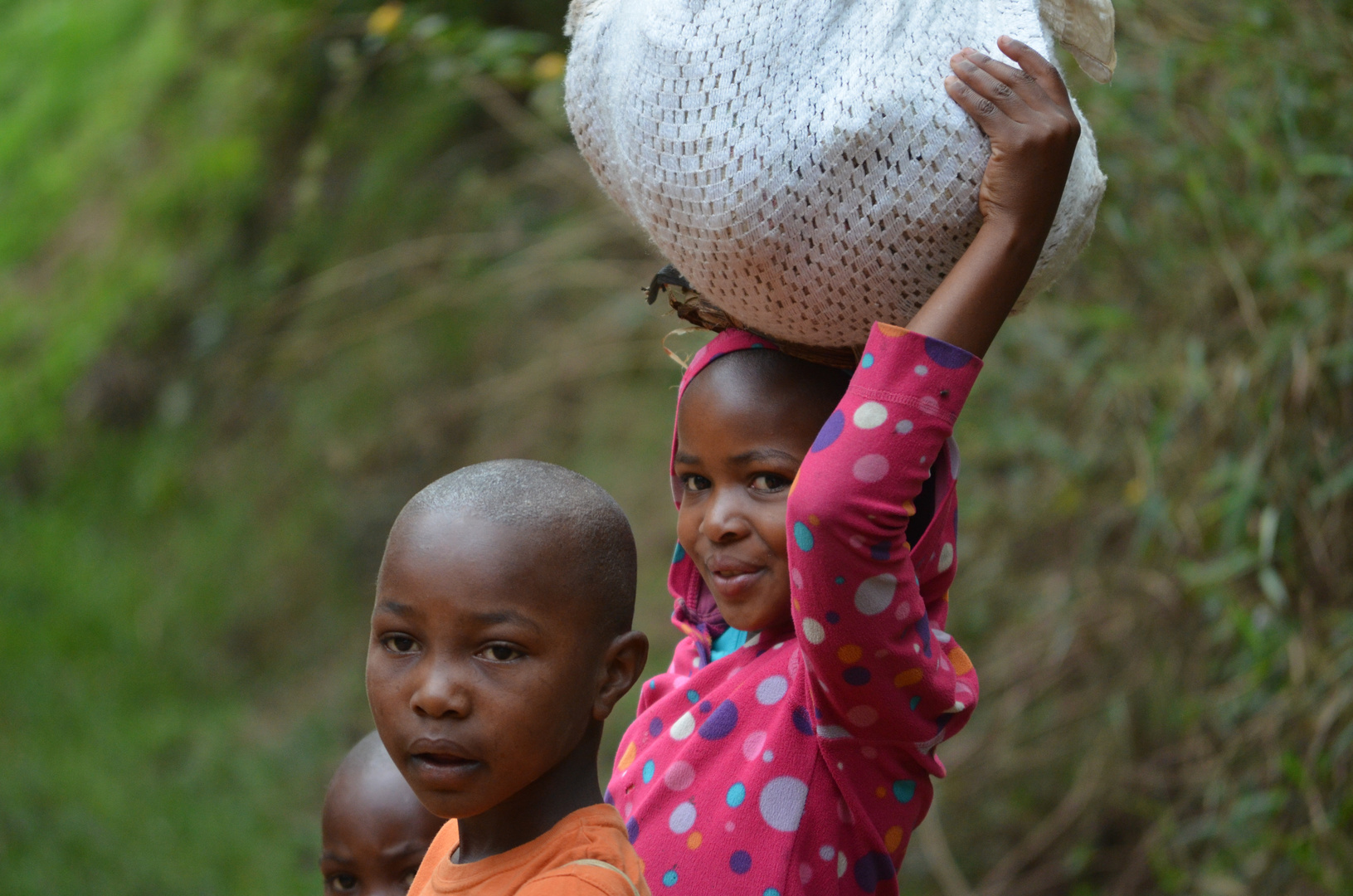 Kinder an der Strasse in Süduganda (Region um Ruhija)