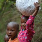 Kinder an der Strasse in Süduganda (Region um Ruhija)