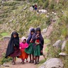 Kinder auf der Sonneninsel im Titicacasee / Bolivien