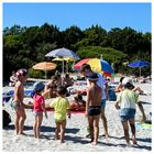 Kinder beim Spiel am Strand