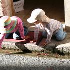 Kinder brauchen nicht viel zum Spielen