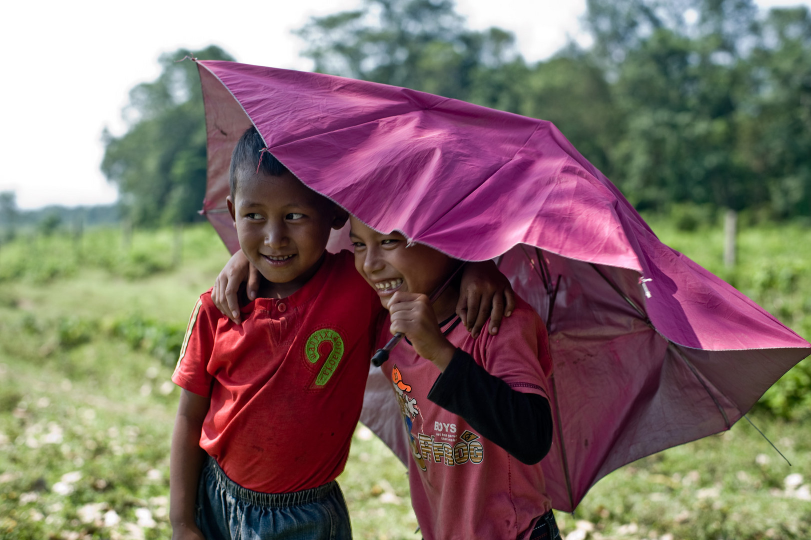 Kinder im Chitwan NP, Nepal