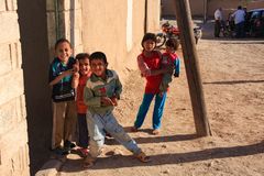 Kinder im Dorf beim Tell Halaf (2) (Archivaufnahme 2009)