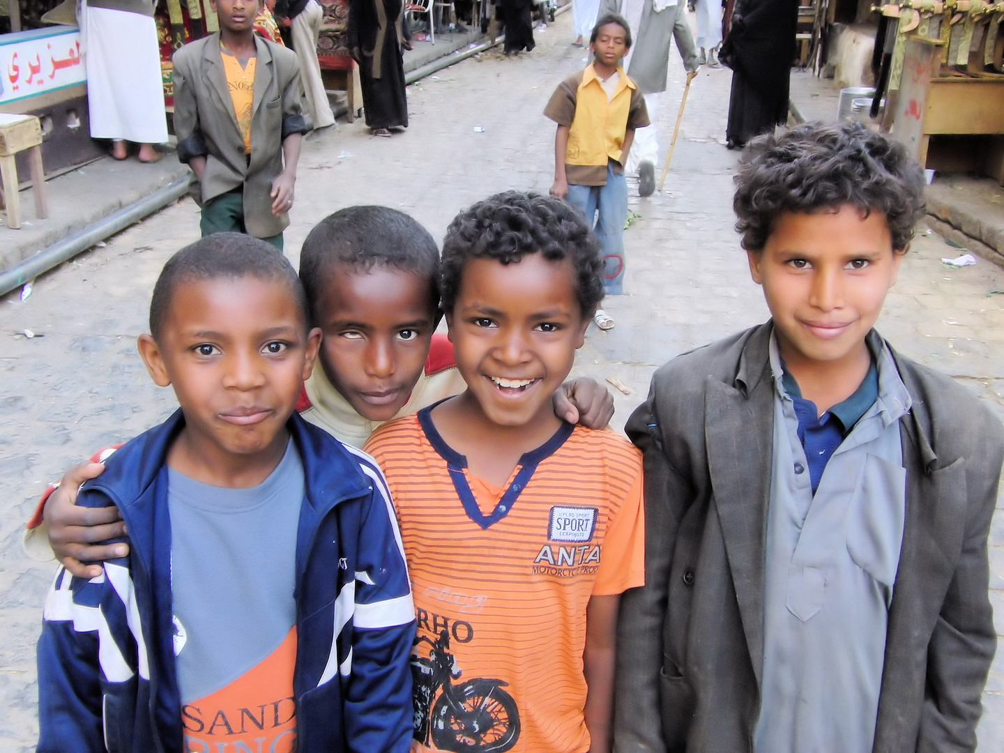 Kinder in der Altstadt von Sanaa, Jemen