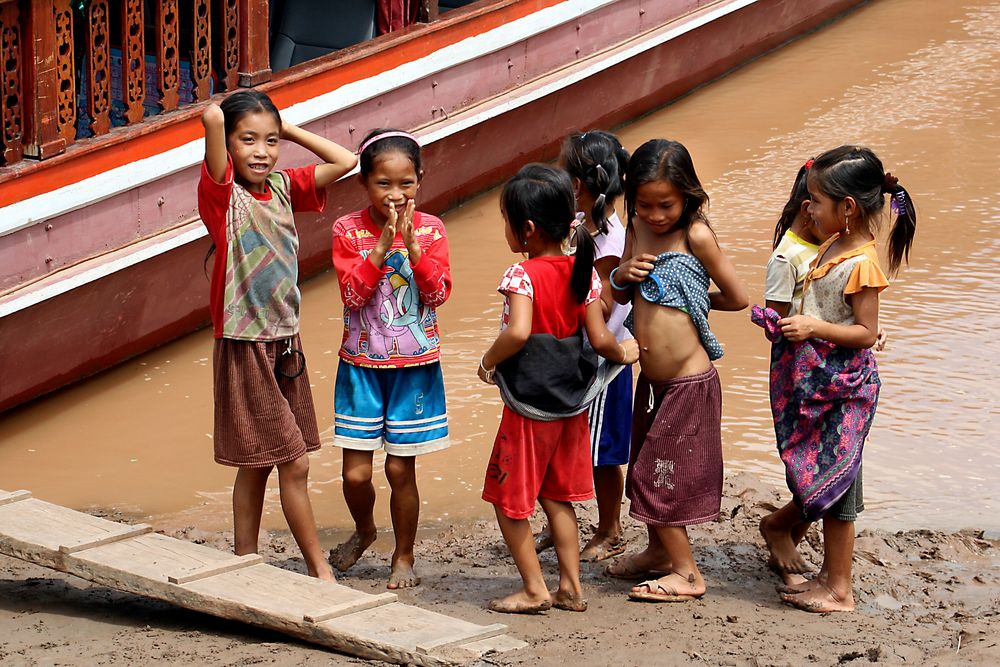 Kinder in Laos 2