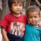 Kinder in Laos