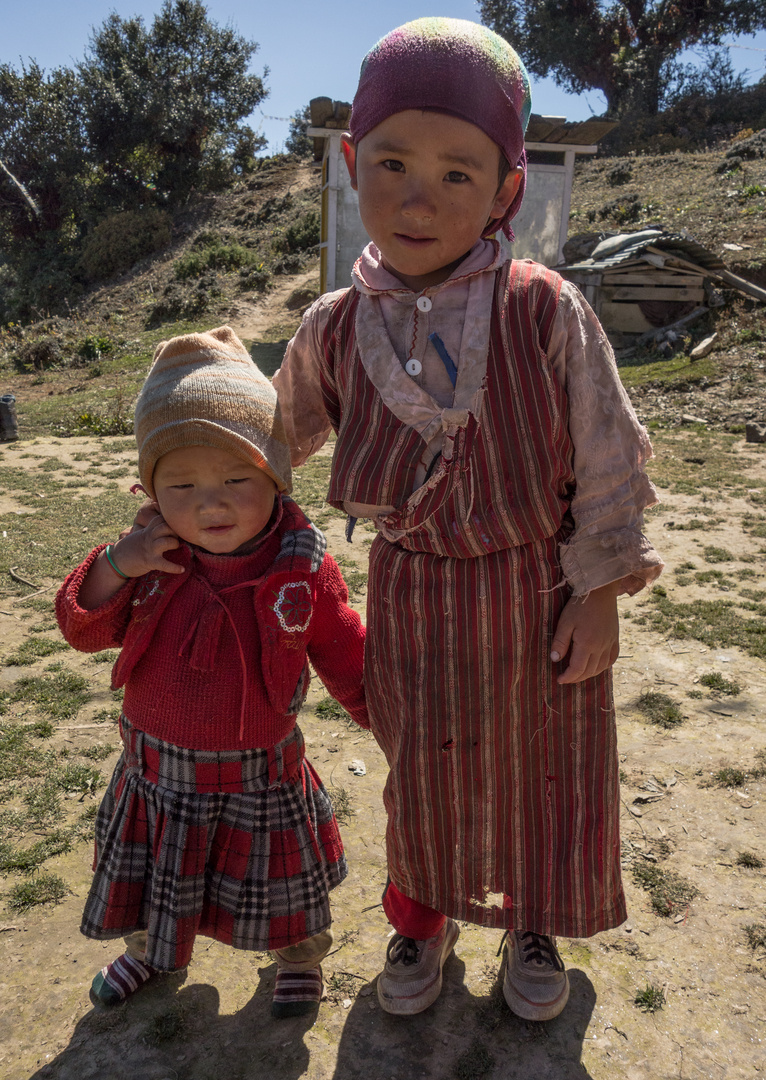 Kinder in Nagthali, Nepal