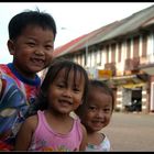 Kinder in Thakhek, Laos