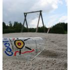 Kinder spielen gern auf dem Spielplatz im Sand