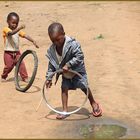 Kinder spielen Reifen Sambia Ca-col+SW +4Fotos