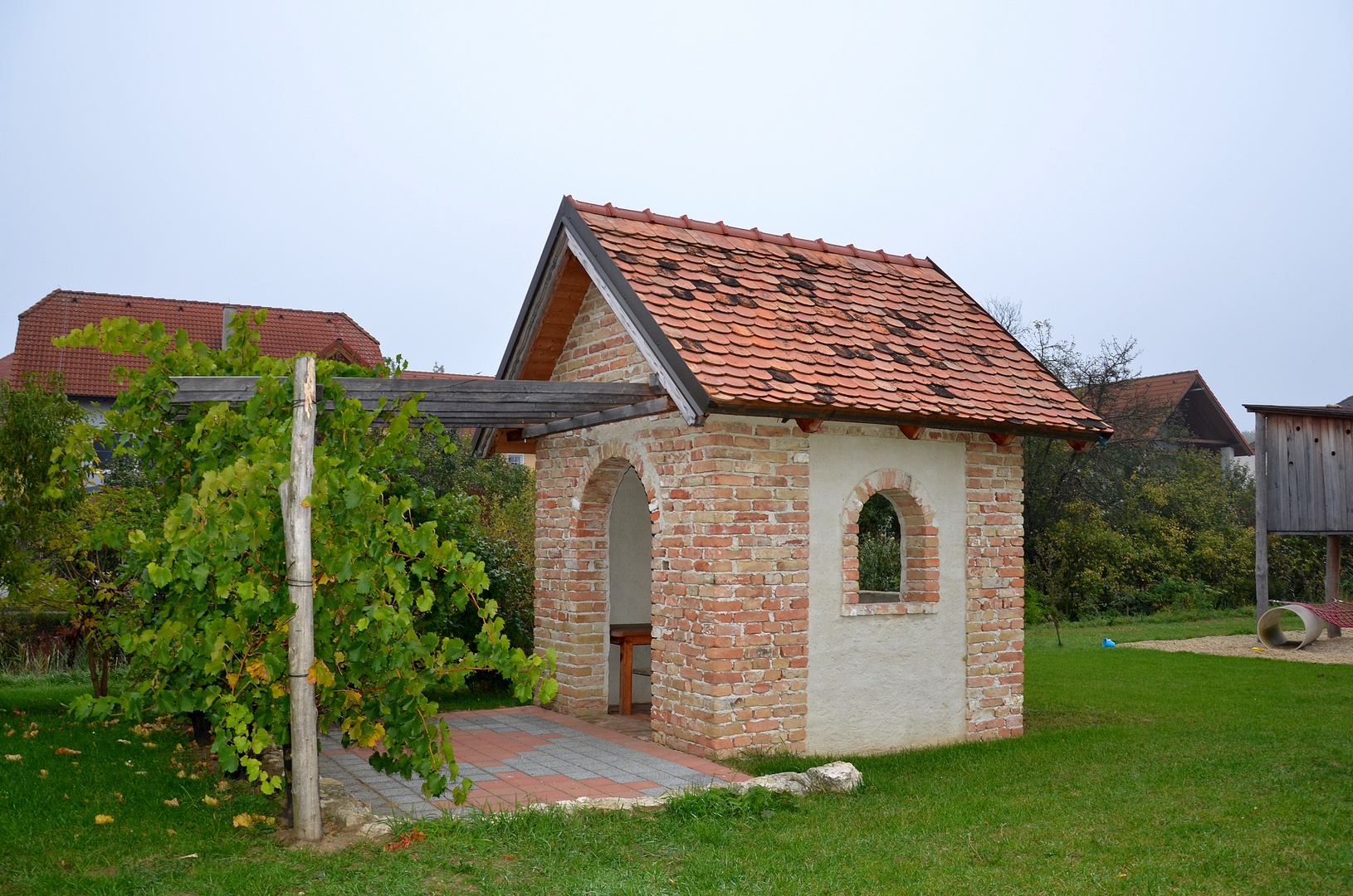 Kinder-Spielplatz - 1