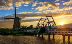 Kinderdijk am Abend