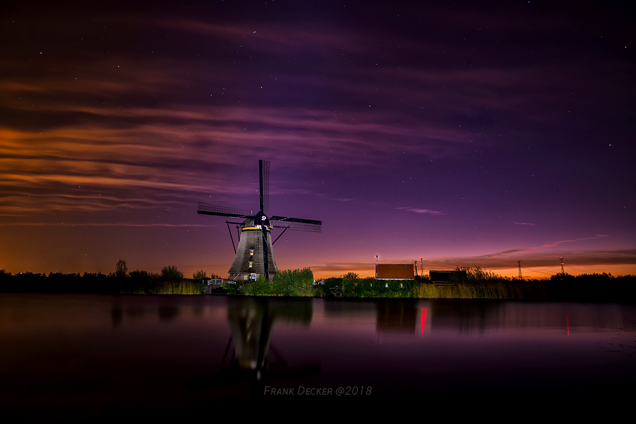 Kinderdijk bei Nacht