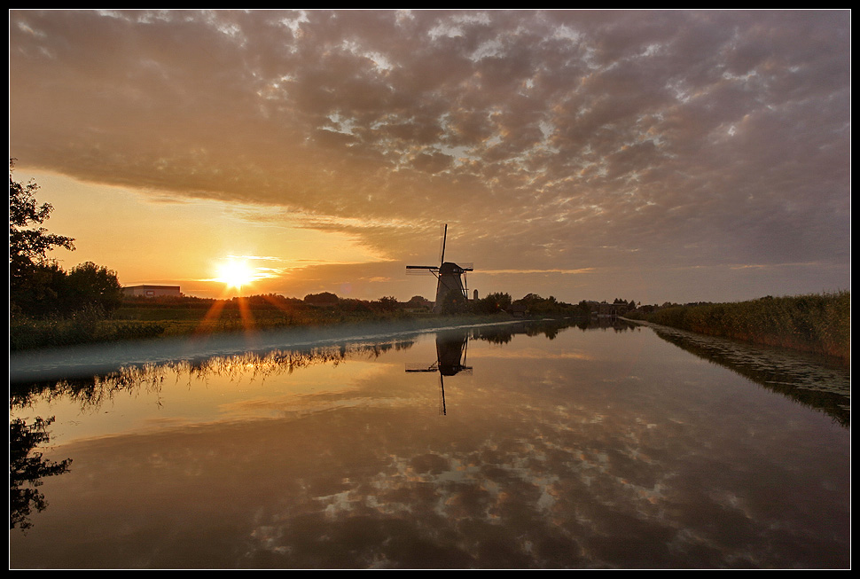 Kinderdijk golden hour