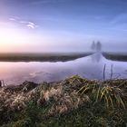 Kinderdijk im Herbstnebel