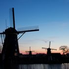 Kinderdijk zur blauen Stunde