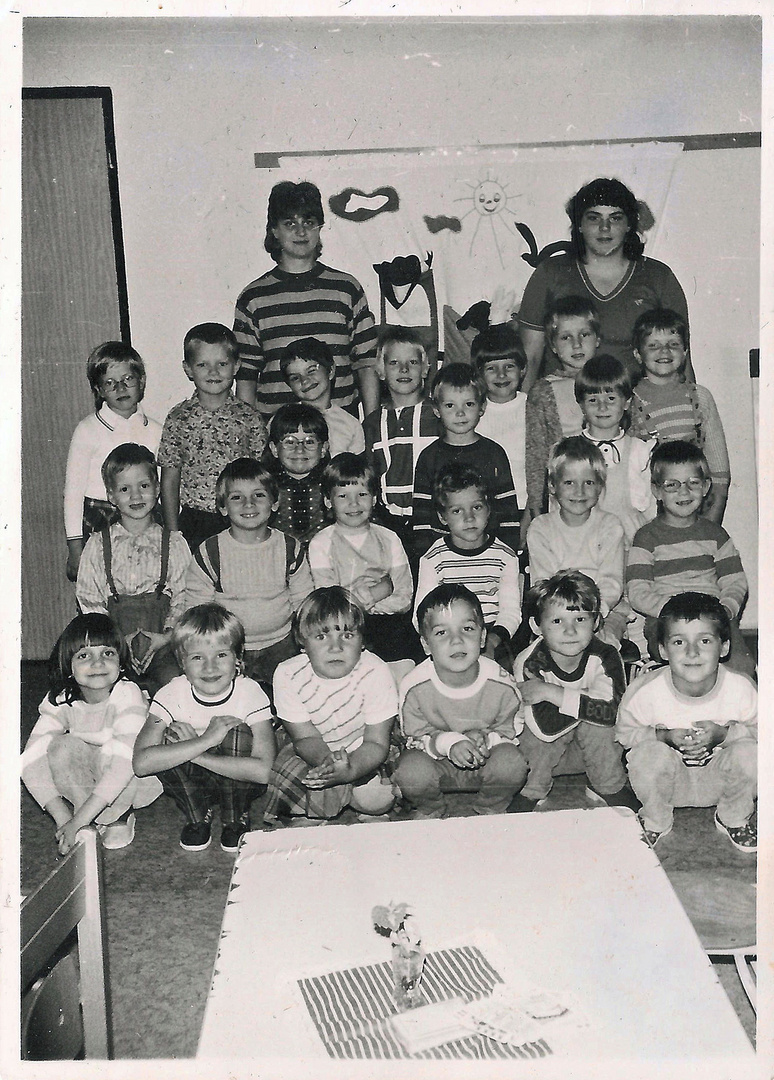 Kindergartengruppe DDR 1987