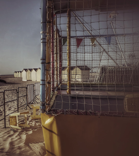 Kindergefängnis, Strandhütten und Sand!