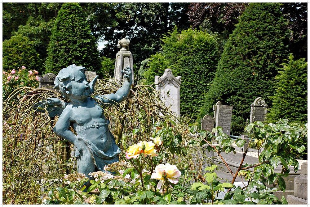 Kindergrab auf dem alten Edamer Friedhof