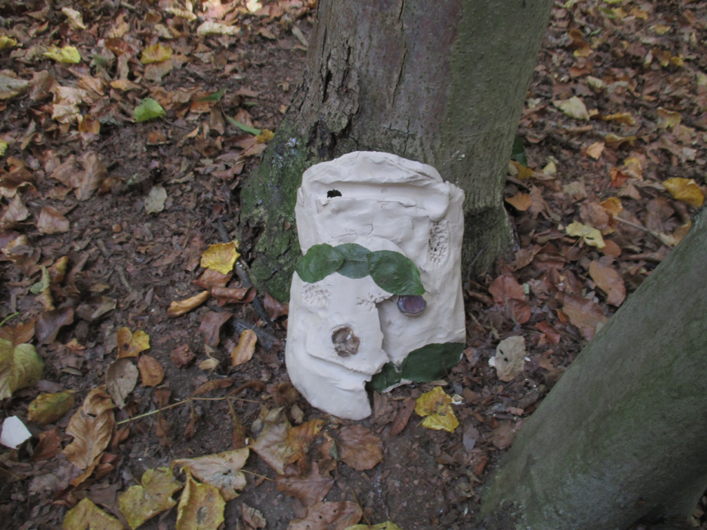  Kinderkunst im Wald 