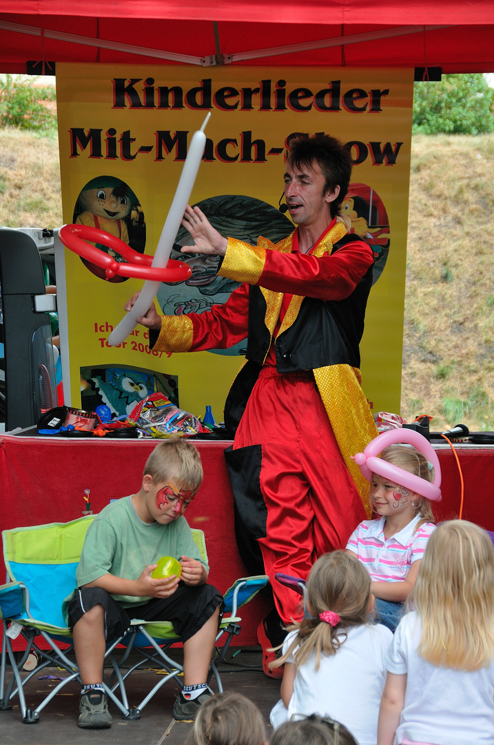 Kinderlieder Mit Machshow mit Rally Ewersbach