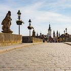 Kinderperspektive auf die alte Mainbrücke in Würzburg