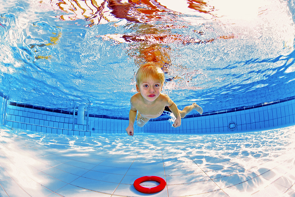 Kinderschwimmen - Schwimmkurs mit Unterwasserfotos und Videos