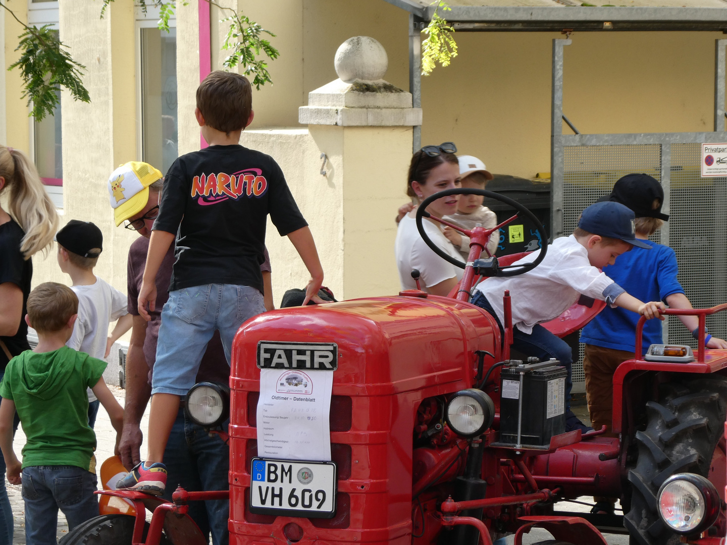 Kinderspaß am Traktor