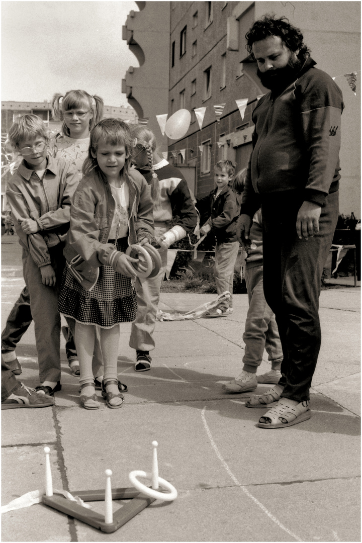 Kinderspass mit Ringwurfspiel 