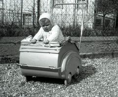 Kinderwagen anno 1952