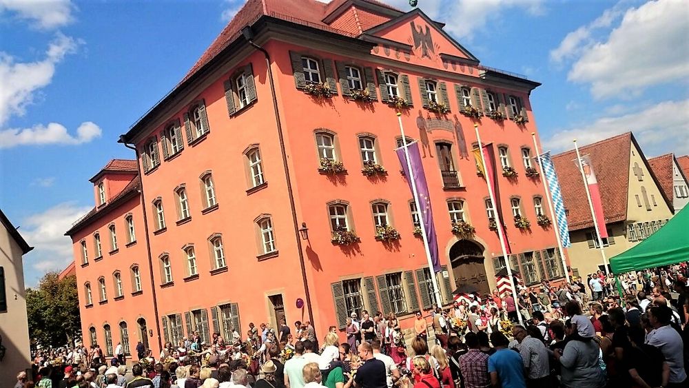 Kinderzeche 2017 :In Dinkelsbühl wackelt das Rathaus