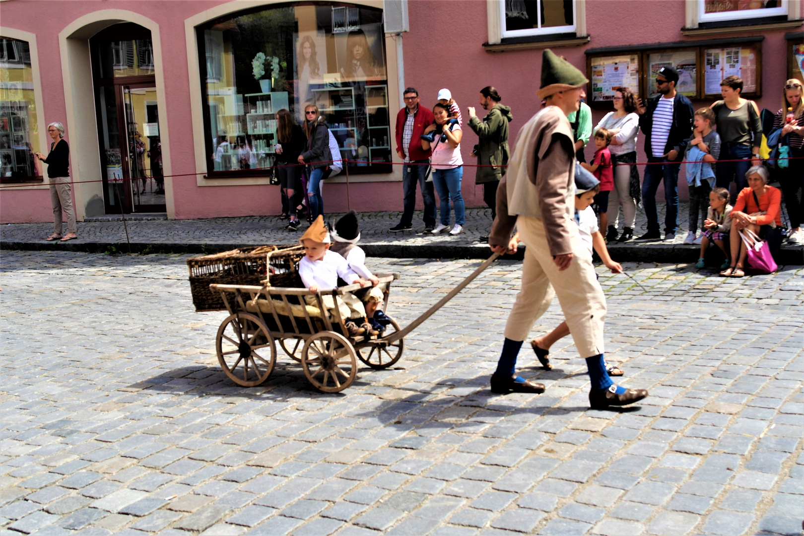 Kinderzeche Dinkelsbühl 2017 :Jeder sichert eine Seite