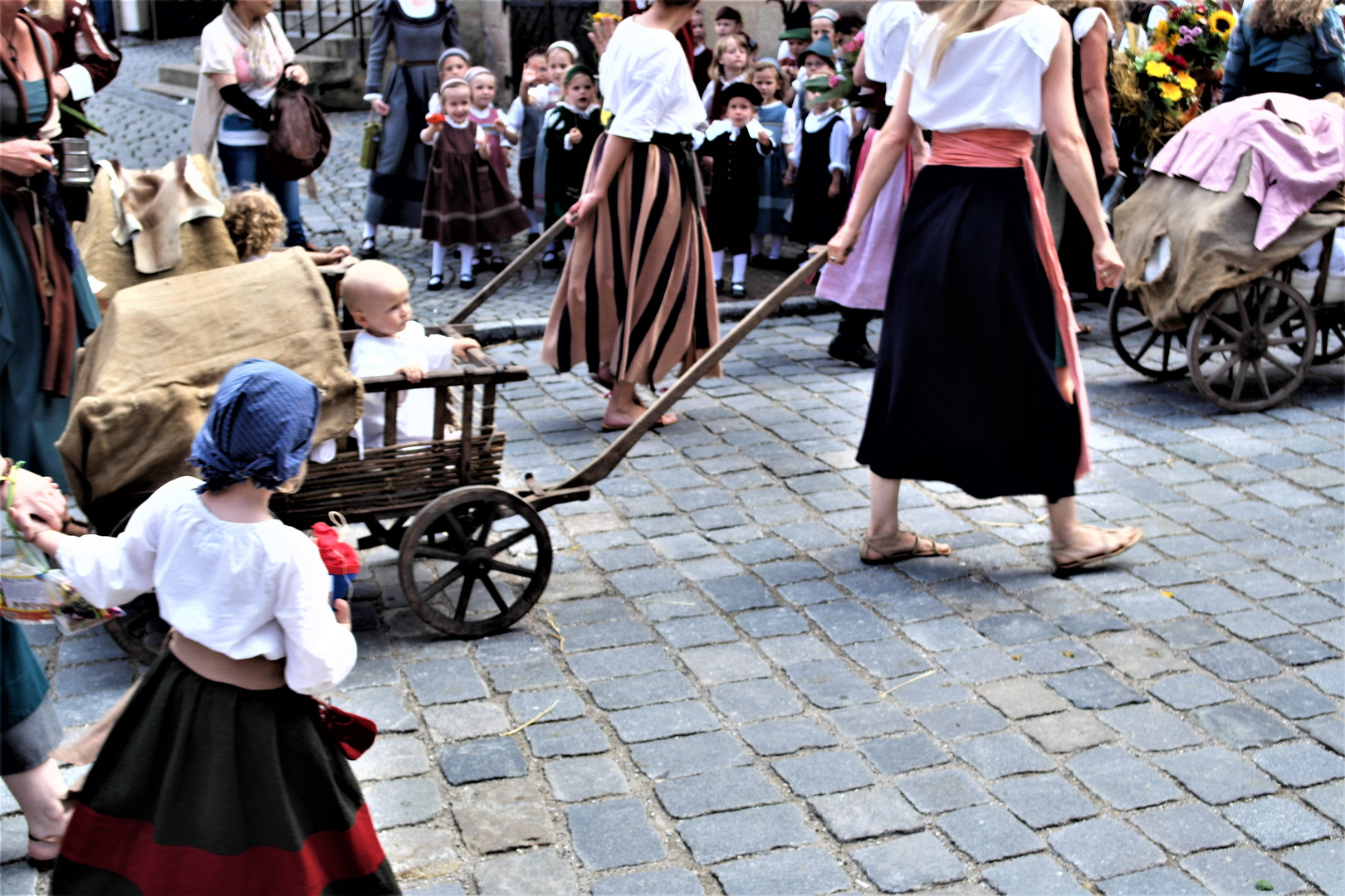 Kinderzeche Dinkelsbühl 2017:der wohl jüngste Teilnehmer im Festzug