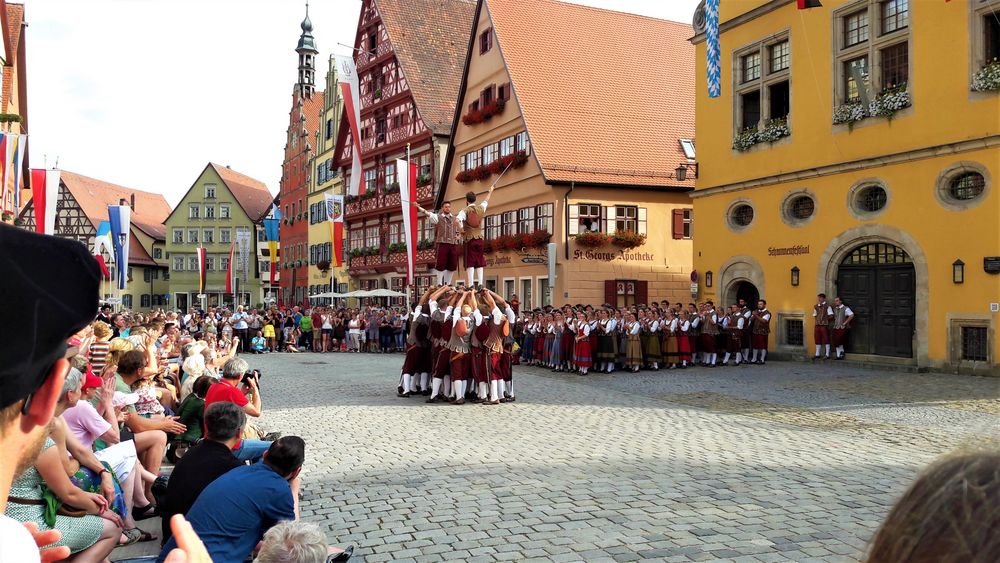 Kinderzeche Dinkelsbühl 2019 Schwertertanz Höhpunkt