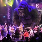 King Kong  im Zirkus Renz International