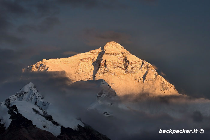 King of the mountains: Qomolangma (Everest)