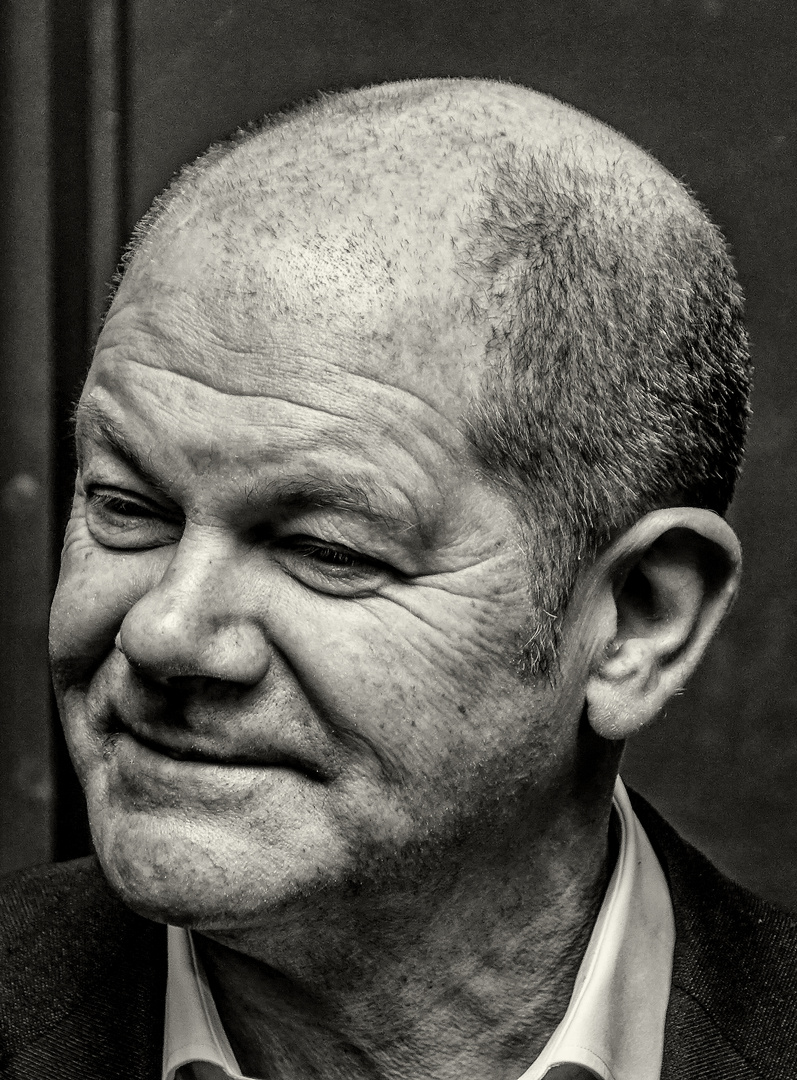 King Olaf Scholz