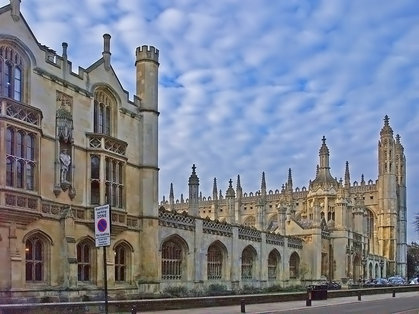 King’s College et sa chapelle vus de King’s Parade  --  Cambridge
