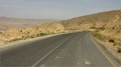 King's Highway - Jordan - my new desktop wallpaper :-)